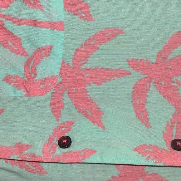 Hawaiian button down - Picture 3 of 3